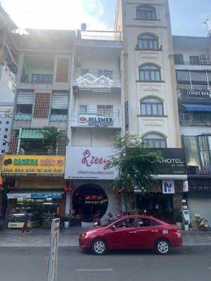 siêu phẩm?chủ cần bán nhà mặt tiền đường huỳnh thúc kháng p.bến nghé quận 1.dt:4,5x18m giá 85 tỷ.