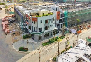 bán căn góc shophouse 3 lầu vị trí đẹp view công viên tại kdt sân bay spring ville của gamuda land