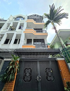 kẹt tiền bán gấp căn phan ngữ-quận 1 giá 5tỷ380/80,5m2. thông ra điện biên phủ. cho thuê 27tr