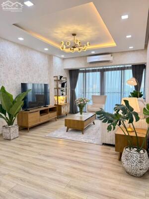 Bán căn hộ Căn hộ Garden Court 2, DT: 137m2, 3PN, nhà mới, view Sông