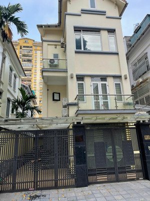 cho thuê bt mễ trì thượng. có chỗ đỗ xe. dt đất 180, dt xây dựng 120m, mt 10m 4 tầng. giá 40tr