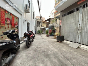 bán nr cmt8 q3 65 m2 nhỉnh 7 tỷ.