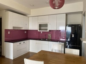 chính chủ gởi cho thuê căn góc 2pn flora fuji view biệt thự