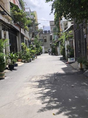 chính chủ cho thuê nhà hẻm 8m thông nguyễn oanh p17 giá 16tr