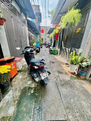 Nhà 1 lầu diện tích khủng ngang 5m cực đẹp gần siêu thị metro q12