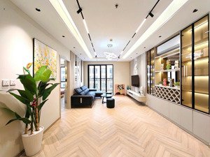 cho thuê căn hộ 2 ngủ sáng có slot ô tô giá chỉ từ 14tr/tháng. lh em: xem nhà ngay