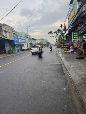 bán nhà trọ d2 kdc thuận giao 20p thu nhập 26 triệu/tháng diện tích 10x33m full odt đường 18m