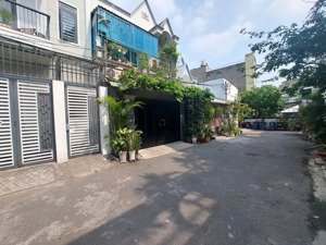 giảm ngay 500tr! bán gấp căn hộ dịch vụ hẻm xe hơi làng tăng phú, q9