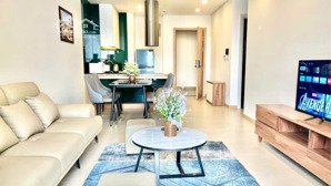 chính chủ bán căn hộ 2 phòng ngủ tầng cao view và nội thất đẹp