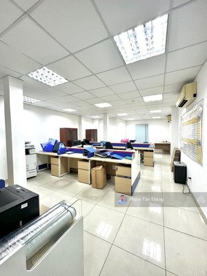 tìm khách thuê nguyên tòa nhà mặt đường lạch tray, hải phòng, nhà rộng, có thang máy, có hầm để xe