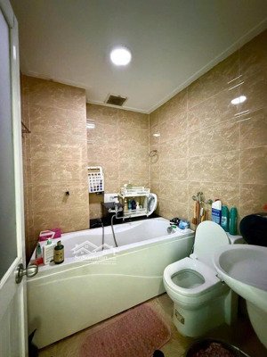 ngộp bank bán nhanh nhà hiệp thành 13. dt 61m2 giá 5,5 tỷ còn bớt