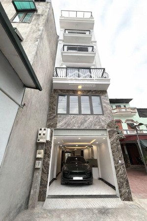 bán nhà.phúc lợi-6 tầng thang máy - dòng tiền - nhỉnh 9tỷ. 46m2-gara ô tô - tt phúc lợi - gần kđt