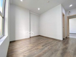 bán căn hộ 2pn2wc nhà ở liền, full 2,4 tỷ , nhiều tiện ích, ngân hàng hỗ trợ vay. bcons green topaz