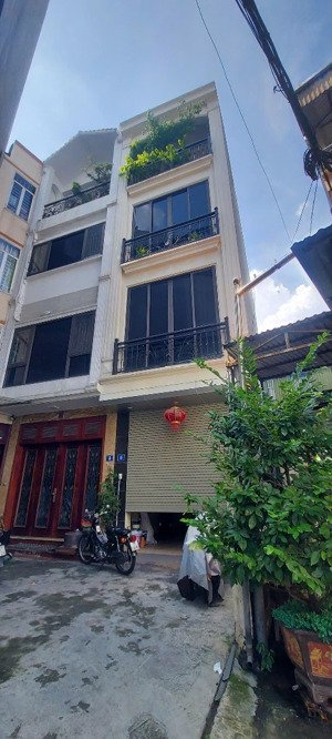 nguyễn văn cừ - nhà đẹp - gara ô tô - 3 ngủ - full đồ - 14tr