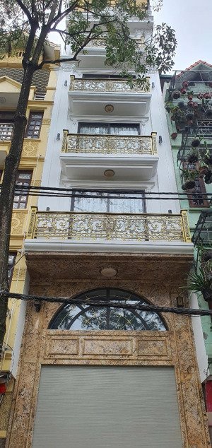 nhà mới 7 tầng đẹp như tranh, mua nhanh, ở liền