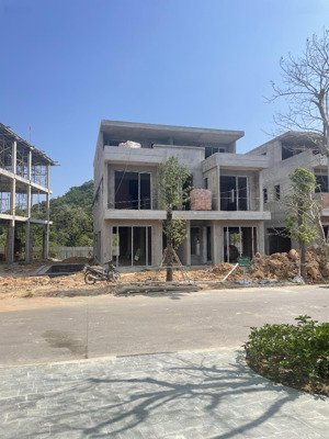 biệt thự ven suối sở hữu lâu dài thuộc 6% quỹ đất hiếm tại phú quốc