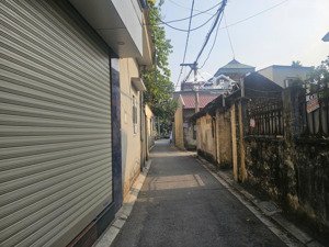 yên viên phù đổng_35m2 mt4m_đường thông oto_sát bãi gửi xe oto_sát trục 28m đang mở 