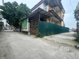 chỉ 2,4 tỷ sở hữu 53,4m tại xã văn giang. hàng đẹp , giá tốt và tài chính hiếm.đường oto thônh các