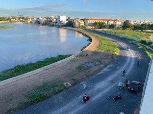 bán lô đất mặt tiền bờ sông tham lương, tại kdc tân tiến dt 5x18m nở hậu giá 9.7 tỷ