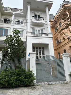 cho thuê biệt thự song lập trực diện công viên kđt lideco