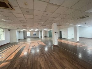 cho thuê mặt bằng kinh doanh phố duy tân - mặt tiền 6m - dt 70m2 x 3 tầng - kinh doanh mọi mô hình