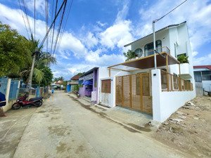 kẹt tiền cần bán nhà mới ngang 5,7m tại phường bắc nha trang