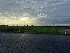 bán nền quảng lộ phụng hiệp cà mau