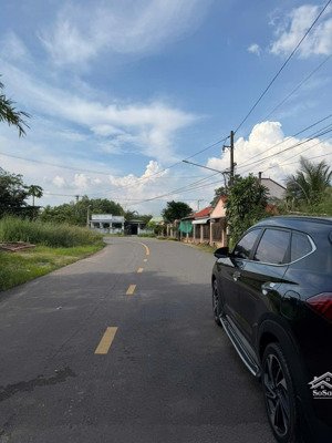 bán đất tại long nguyên, 7 triệu / m2, 2150 m2, có 100m2 thổ cư, mặt tiền 23m, pháp lý đầy đủ