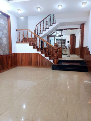 cần bán gấp căn nhà 3 tầng mặt tiền đường hà huy giáp phường hoà cường tp đà nẵng