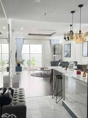 tôi cần bán căn 3pn góc time tower 115m , có slot xe ,full nội thất ,giá 11,2 tỷ.lh 