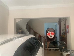 quá hợp lý! 400triệu/m2 cho nhà riêng ngõ 61 lạc trung. ngõ ô tô tránh. nhà dân xây chắc chắn.