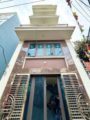 lô góc cát linh ô tô vào nhà! kinh doanh đỉnh, mt rộng 4,6m, 33m2 x 5 tầng giá 9,8 tỷ.