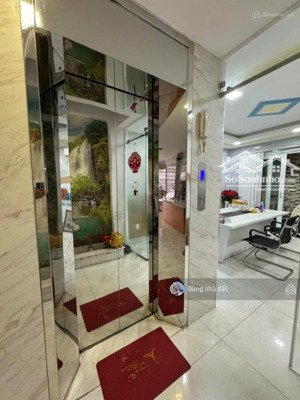 bán nhà hxh nơ trang long dt:4x20 kc:5 tầng giá:13.6 hdt:50tr/ tháng ngay dh văn lang có tháng máy