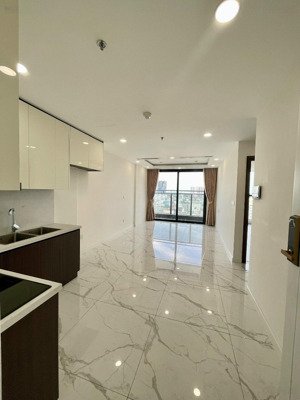 bán officetel sunshine sky city q7, 2pn 2wc, 70m2. view thoáng đẹp. giá cực tốt: 4,2 tỷ