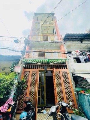 3,3 tỷ bán nhanh 3 tỷ 150. nhà 54m2 trần quang diệu, q3 gần bv an sinh. hẻm 6m xây 4 tầng đúc, shr