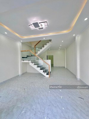 bán gấp nhà 1 trệt 1 lầu sổ riêng thổ cư 100% gần cổng sau cty changshin, tt 599tr nhận nhà ở ngay