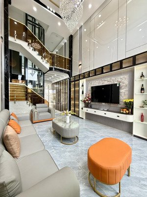 nhà có thang máy, sát bên cụm trường học và ubp, dt:4mx20m, lửng, 3 lầu, 4pn, hướng đn, 8.45 tỷ