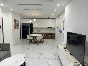 cho thuê sunshine city - 105m2, 3 ngủ full đẹp , 19 triệu, có slot ôtô. lh o/971.342.965