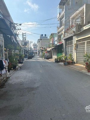 gần âu cơ - mtkd sầm uất - 89m2 - nhỉnh 8 tỷ- đường nhựa 8m thông