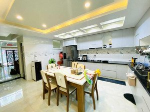 nhà cao cửa rộng xây để ở hxh 75m2 quận 7 gần đường 15b mà chỉ 7 tỷ 9