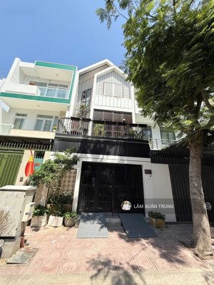 bán nhà 3 tầng kđt lê hồng phong 1 đường 13m gần biển