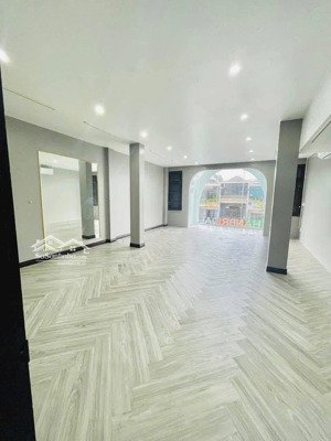 cho thuê nhà 2 mặt tiền núi thành