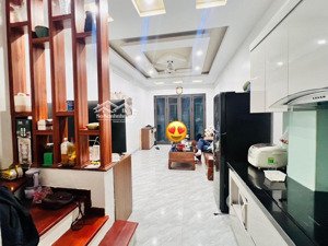 siêu phẩm 49m2 5 tầng mới xuân thủy, mặt ngõ thông, kinh doanh, dân xây, vài bước ra ô tô, sđcc đẹp