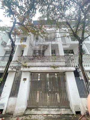 hiếm biệt thự ao sào hoàng mai | 70m | giá chỉ 20 tỷ | khu ở đẳng cấp