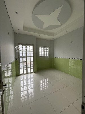 cho thuê nhà mt lê sát, p.tân quý, q.tân phú giá 17tr