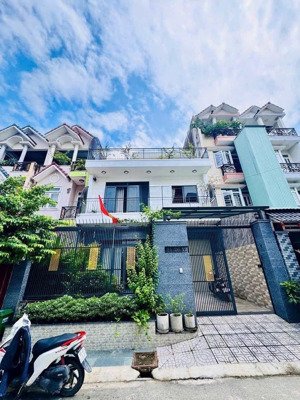 biệt thự 8x20m đúc 1trệt 2 lầu đường 7m vườn lài an phú đông, gần đại học nguyễn tất thành