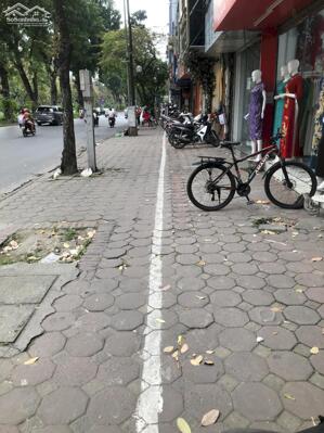 Bán nhà mặt phố Kim Mã, Ba Đình, lô góc, 6 tầng thang máy, vỉa hè 5m, kinh doanh. Giá 27 tỷ