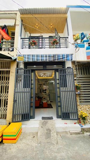 nhà 2 tầng,hẻm xe hơi, đường tân hòa đông,giá 3 tỷ nhỉnh ,(dt 31m2,)sổ hồng riêng hoàn công.