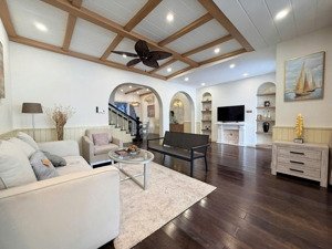 bán gấp giá tốt căn biệt thự mỹ thái 1a, 2 mặt tiền vị trí đẹp ngay phú mỹ hưng, quận 7