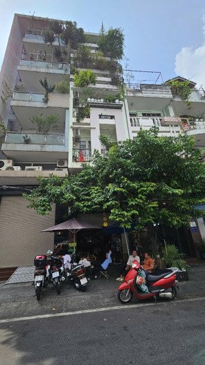 nhà 5 tầng đường đào duy từ, phường 7 q10. sát coomart. diện tích 4x17,5m. giá 29 tỷ có bớt